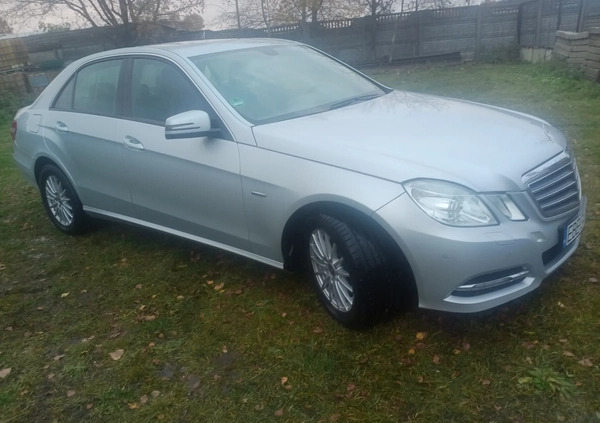 Mercedes-Benz Klasa E cena 47500 przebieg: 200000, rok produkcji 2009 z Bełchatów małe 79